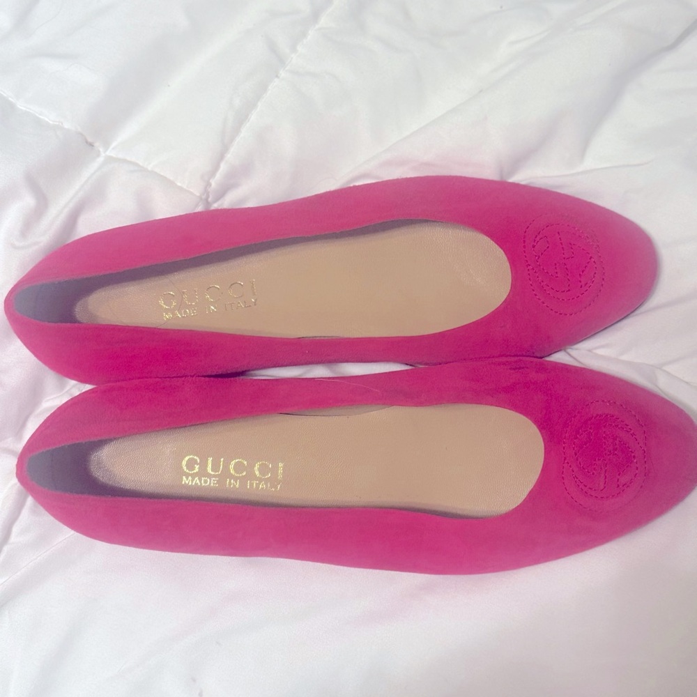 Gucci Women's Vibrant Pink Suede Loafers